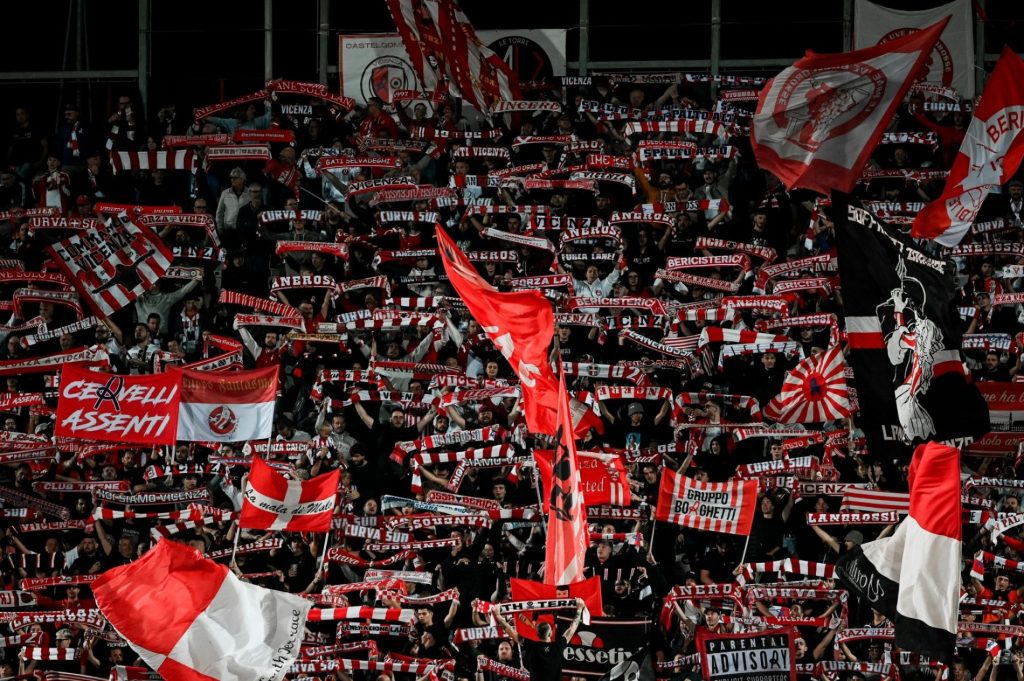 I tifosi del Lane hanno voglia di festeggiare la promozione