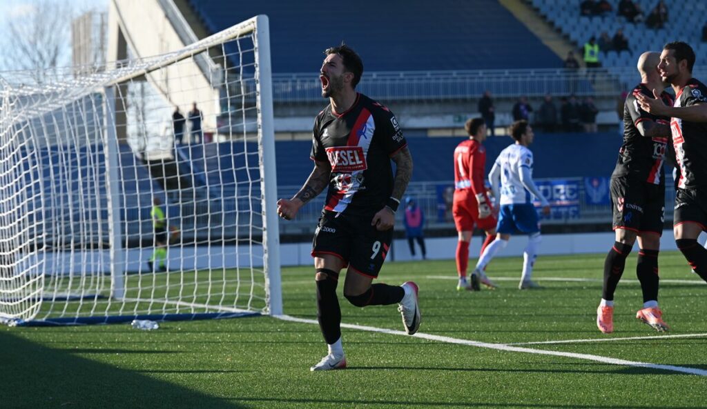 Claudio Morra a segno su rigore