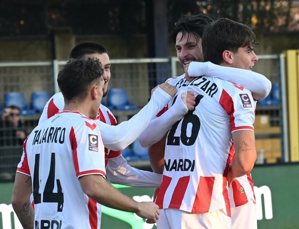 Una foto di esultanza biancorossa