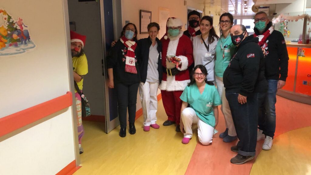 Prime Uve in posa nei corridoi dell'ospedale