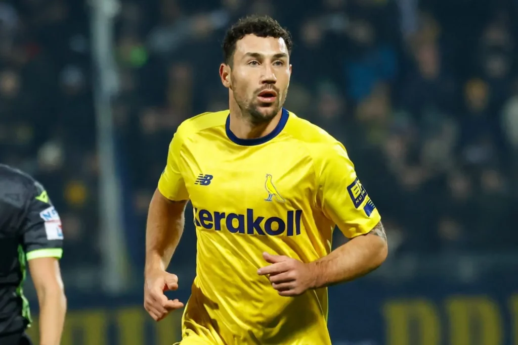 Arthur Ionita con la maglia del Modena