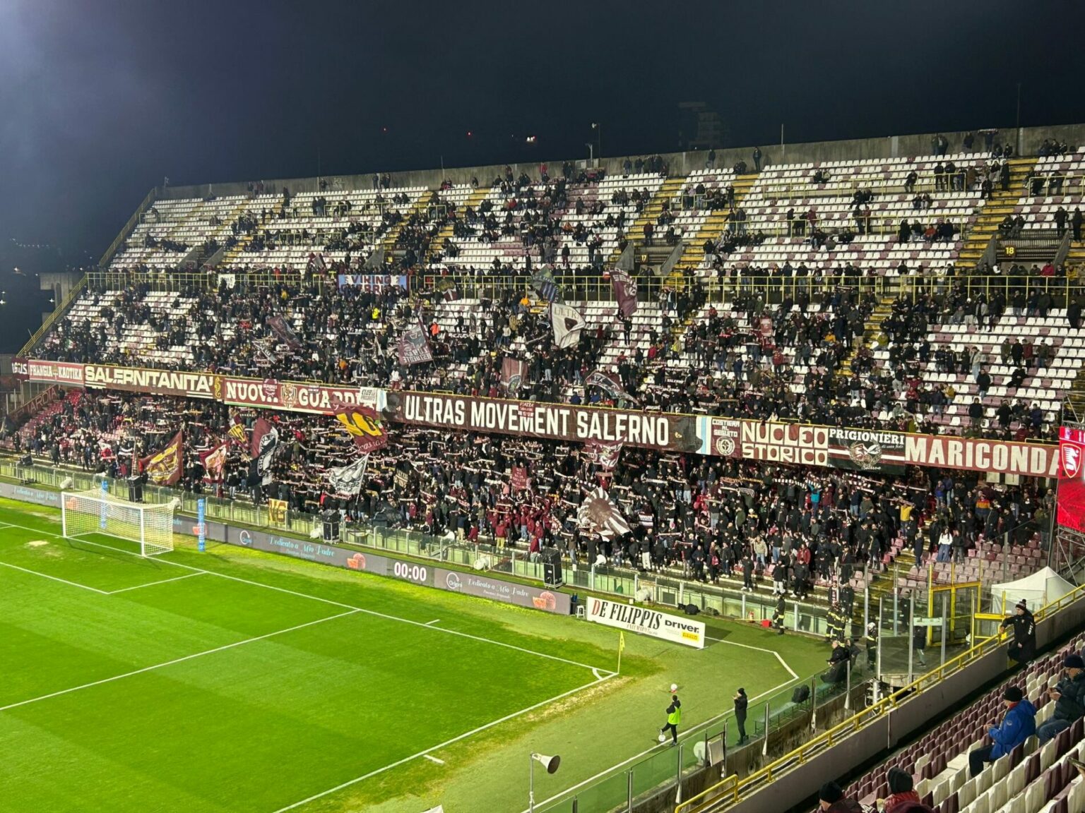 Contestazione dei tifosi della Salernitana