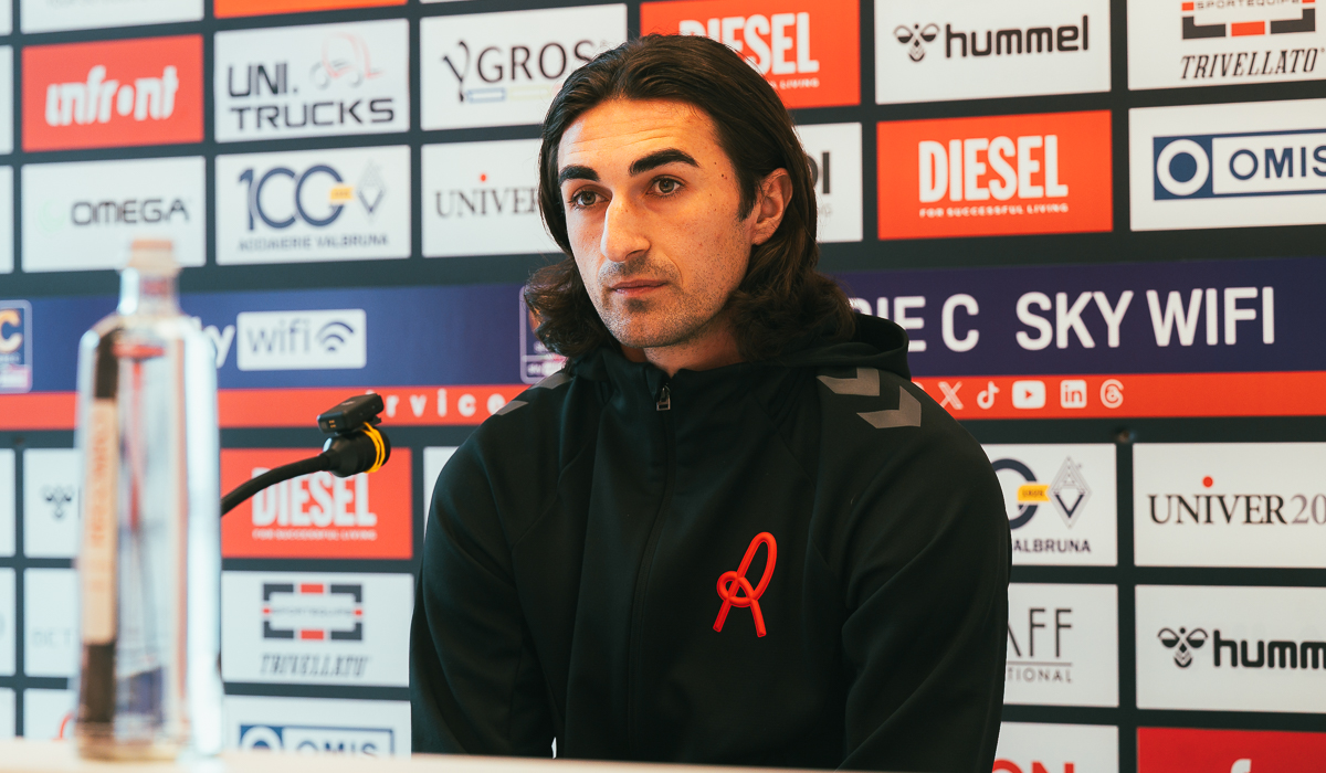 Il centrocampista del Lane Armand Rada